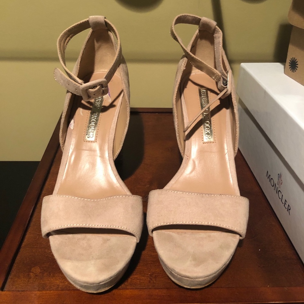 Audrey Brooke Heels size 8